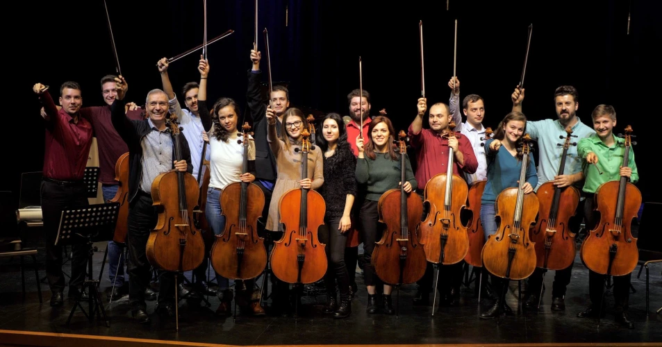 MMD Junior - From Baroque…to Rock